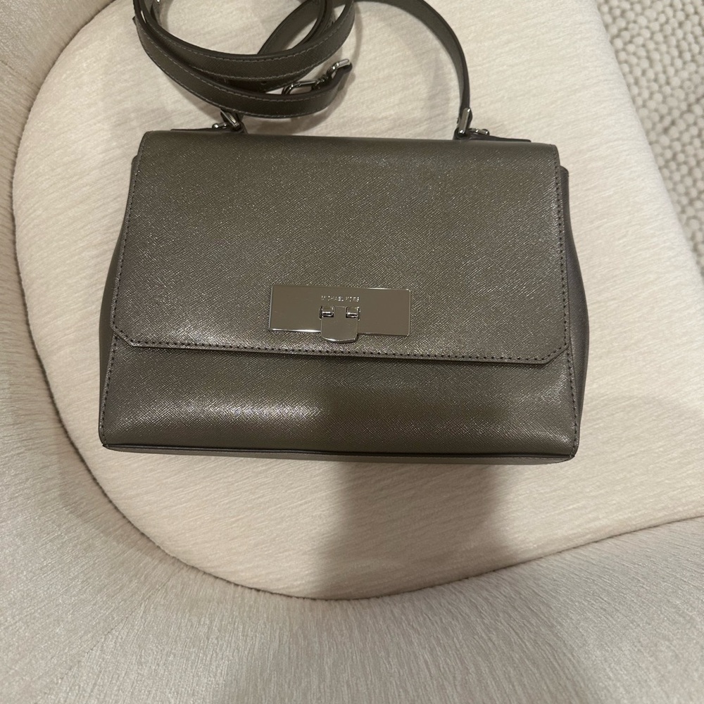 Michael Kors Saffiano Leather Callie Small Messenger Shoulder/handbag Nickel - Picture 3 of 4